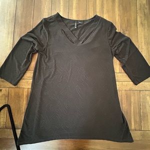 Woman’s black top